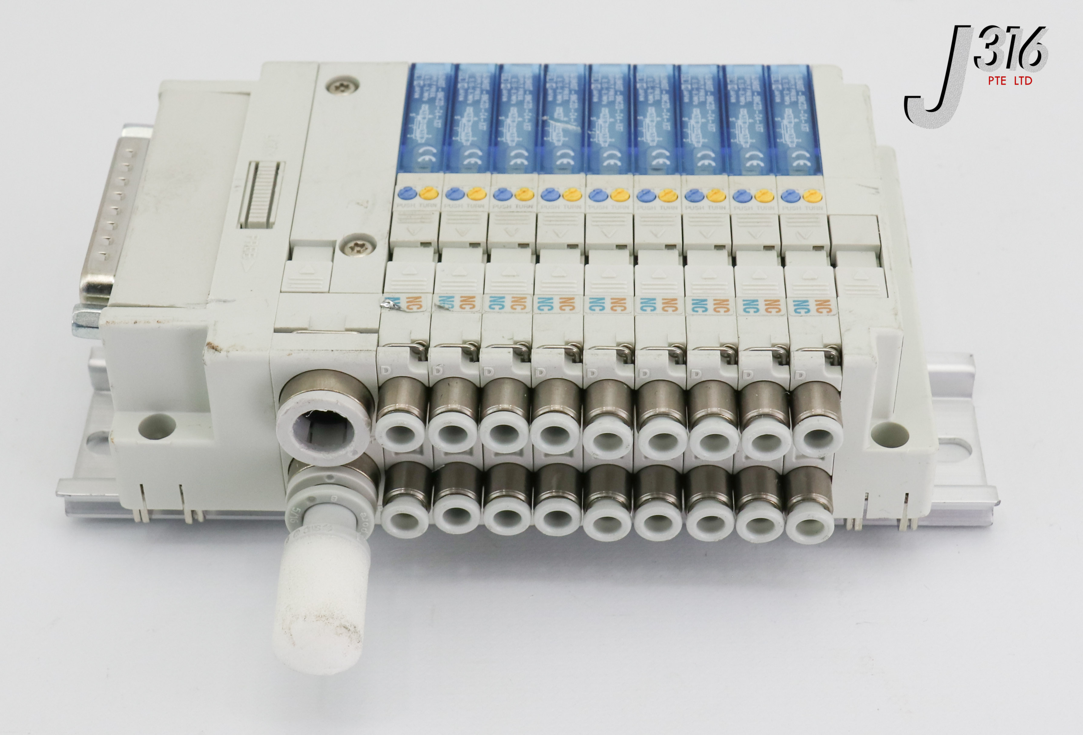 ※ハッピー※ 21318 SMC 9-SLOT MANIFOLD W/ 9X SJ2A60T-5NCZD-C4-X37 VALVES SS5J2